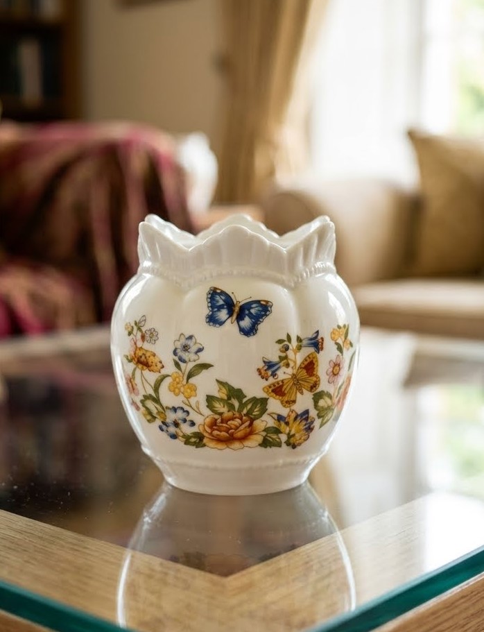 Bình hoa/chậu cây/ hũ đựng kẹo Aynsley COTTAGE GARDEN hình hoa hồng viền lượn sóng